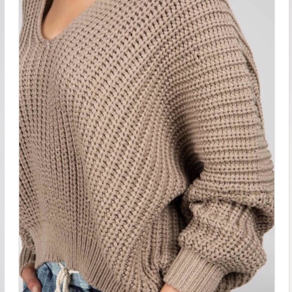 LAST 1️⃣ Cable Knit V Neck Dolman Sweater - Picture 4 of 4